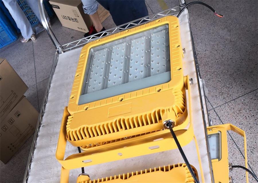 ǿLED RLEEXL5330Ͷ 200W 240WͶ 
ؼ:2018-11-07