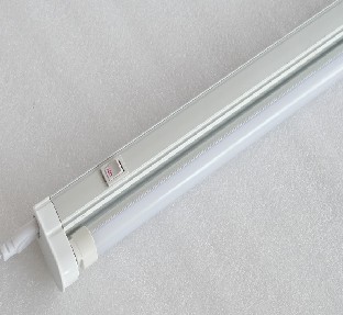 T5-6W��ƬLED�չ�ƹ� 
�ؼ���:2012-03-01 17:38:02