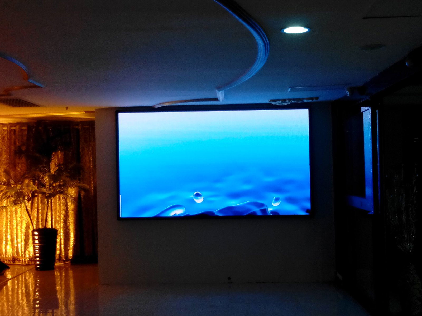 ̨ŴרҵȫʾʾLEDĻ 
ؼ: