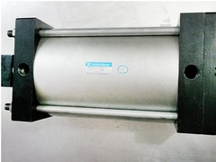 еQGBʲôɫ|õQGB 
ؼ: