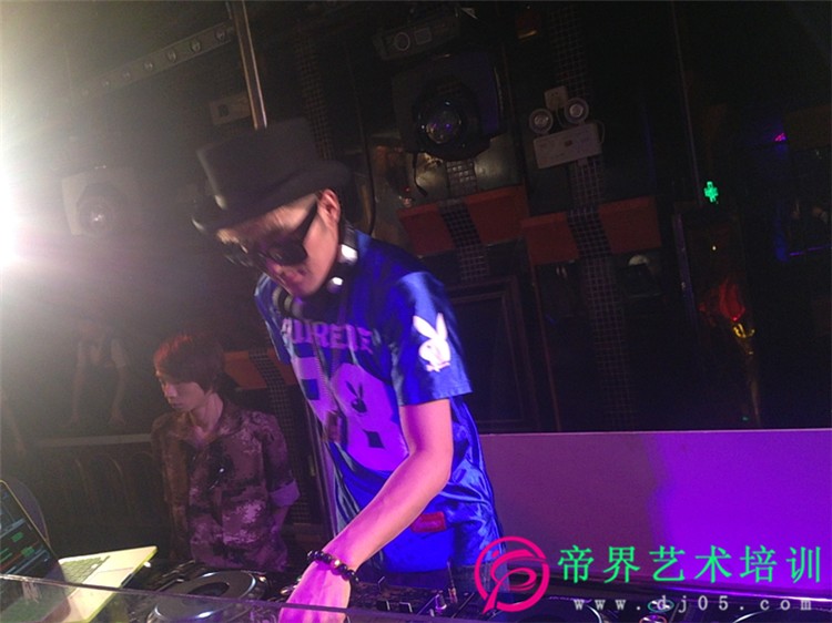 DJѵDJѧDJѧУ۽ѵ 
ؼ: